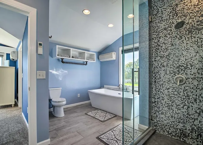 Casa de férias On Fox River: Modern Decor Style!