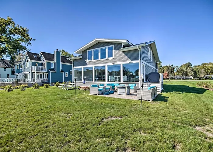 Casa de férias On Fox River: Modern Decor Style! *